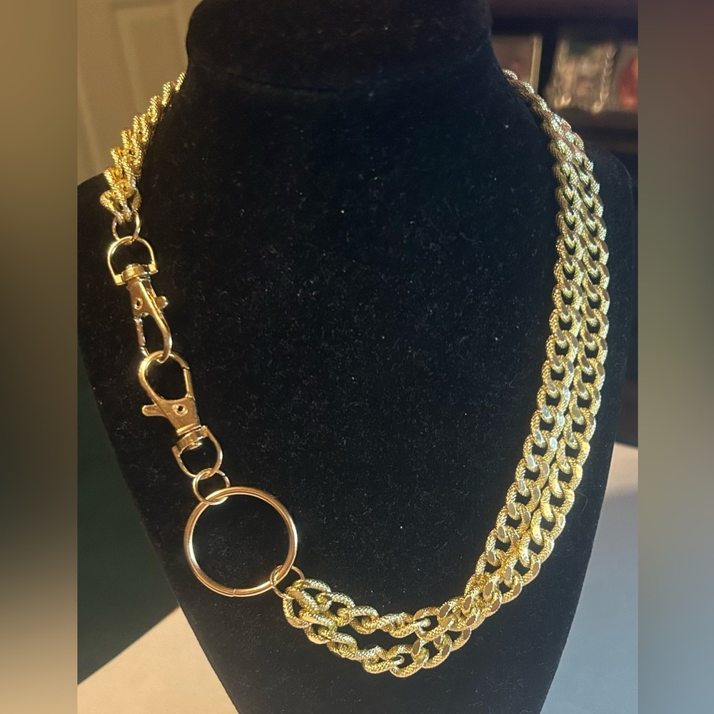 Elegant Gold Chain Necklace